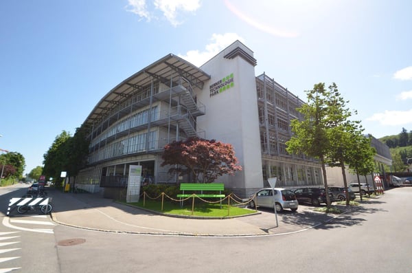 700m2 mit gut unterteilten Räume für sich alleine?! Bei uns werden Sie fündig. 14