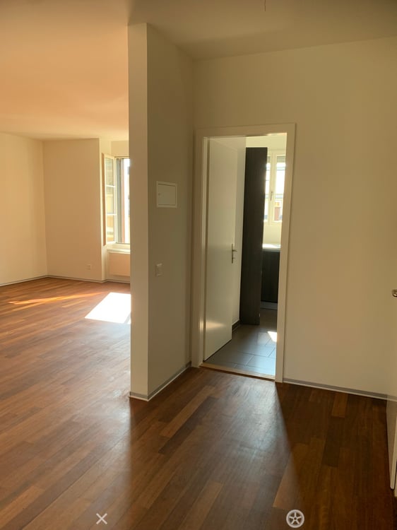 Charmante 4-Zimmer-Wohnung in ruhiger Lage von Biel 3