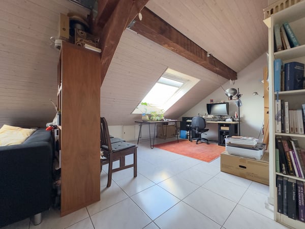 Charmante 1.5-Zimmer-Dachwohnung mit Charakter in Basel 4