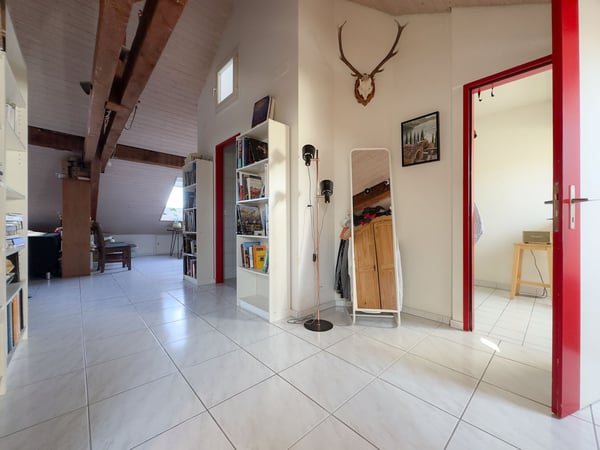Charmante 1.5-Zimmer-Dachwohnung mit Charakter in Basel 3