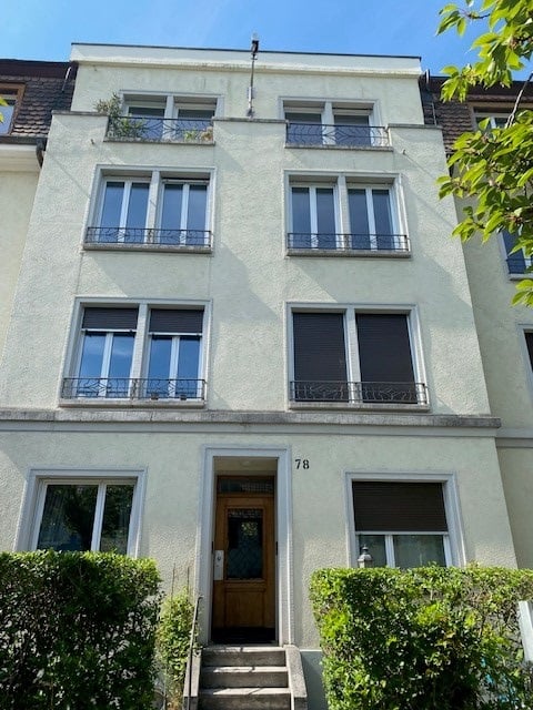 Charmante 4-Zimmerwohnung im 2. OG 1