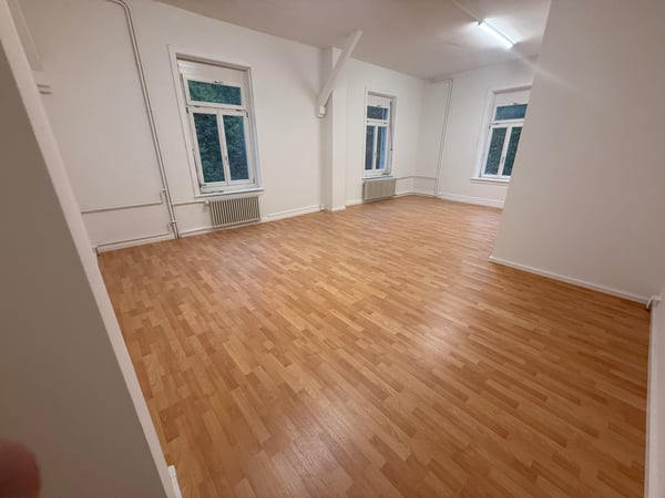 Helles Büro oder Atelier mit 40 m² – frisch renoviert in Schönenwerd 1