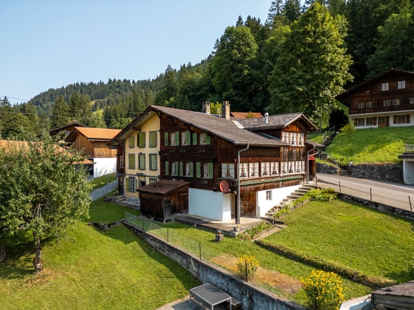 Gemütliches Mehrfamilien-Wohnhaus mit Potential 1