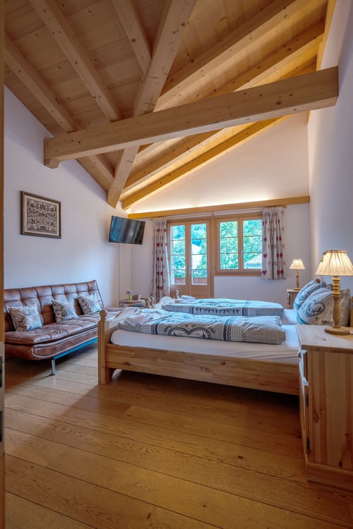 Schöne und moderne 5.5-Zimmer Dachwohnung 10