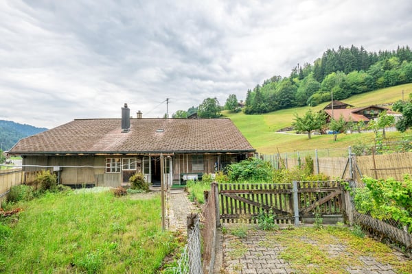 Gemütliche Haushälfte mit Garten und Potential 4