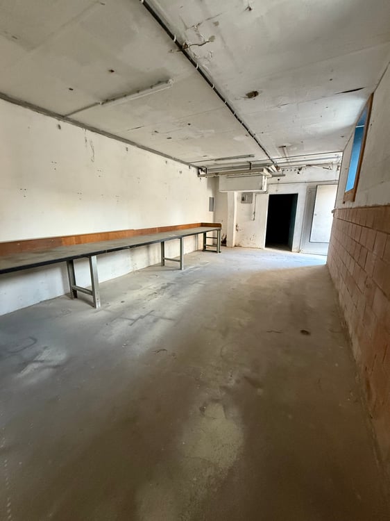 Local de stockage à louer avec éclairage 2