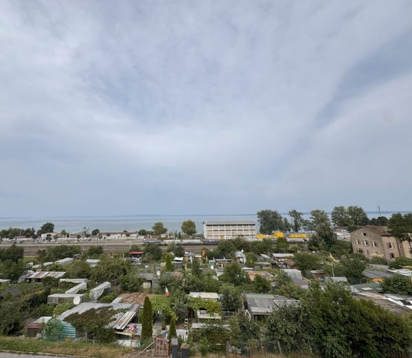 Mehrfamilienhaus mit 3 Wohnung, Seesicht 1