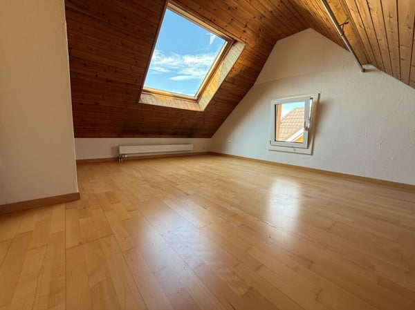 renovierte 1.5-Zimmer Maisonettewohnung mit Seesicht in Bahnhofsnähe 11