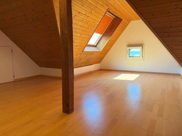 renovierte 1.5-Zimmer Maisonettewohnung mit Seesicht in Bahnhofsnähe 10