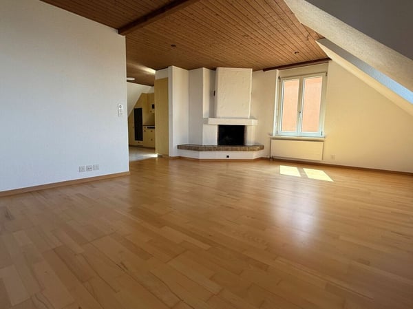 renovierte 1.5-Zimmer Maisonettewohnung mit Seesicht in Bahnhofsnähe 3