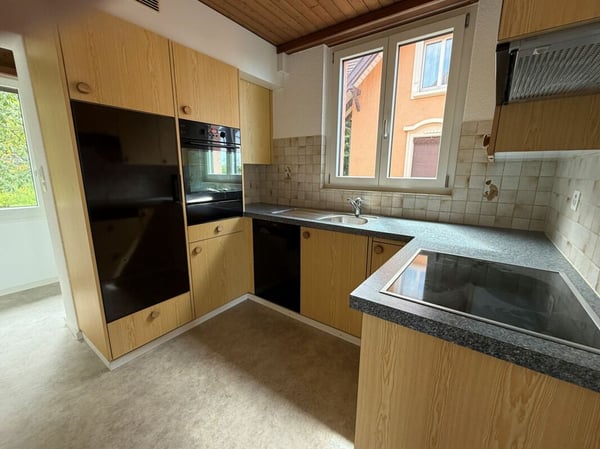 1.5-Zimmer/1. OG Wohnung mit Seesicht, neu renoviert 2