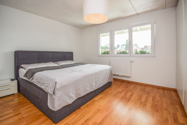 Doppeleinfamilienhaus an familienfreundlicher Lage in Riedt bei Erlen 13