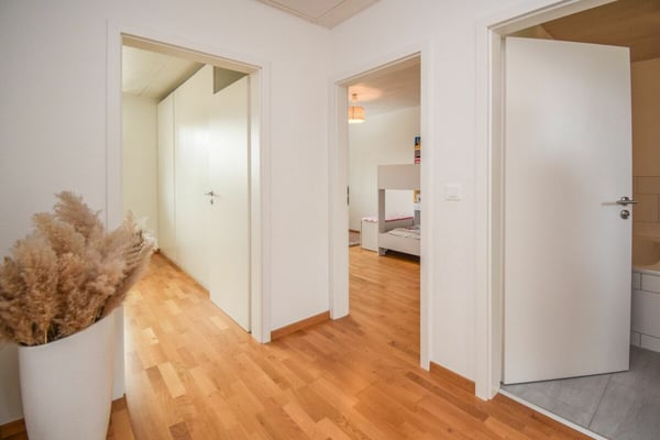 Doppeleinfamilienhaus an familienfreundlicher Lage in Riedt bei Erlen 14