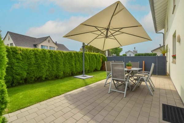 Doppeleinfamilienhaus an familienfreundlicher Lage in Riedt bei Erlen 18