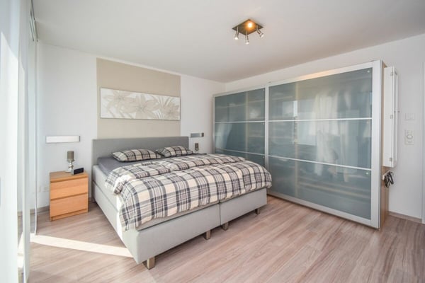 1.5-Zimmer-Einfamilienhaus mit Pool an idyllischer Lage in Riedt bei Erlen 11