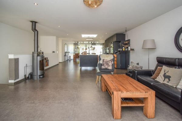 1.5-Zimmer-Einfamilienhaus mit Pool an idyllischer Lage in Riedt bei Erlen 5