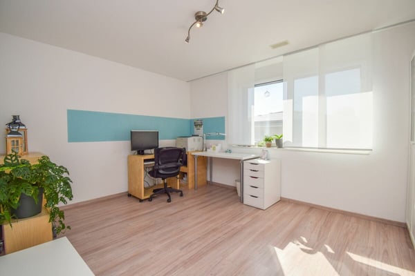 1.5-Zimmer-Einfamilienhaus mit Pool an idyllischer Lage in Riedt bei Erlen 13