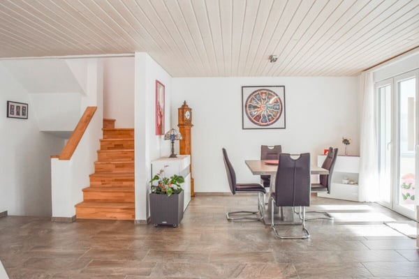 1.5-Zimmer-Doppeleinfamilienhaus an idyllischer Lage in Zuben 5