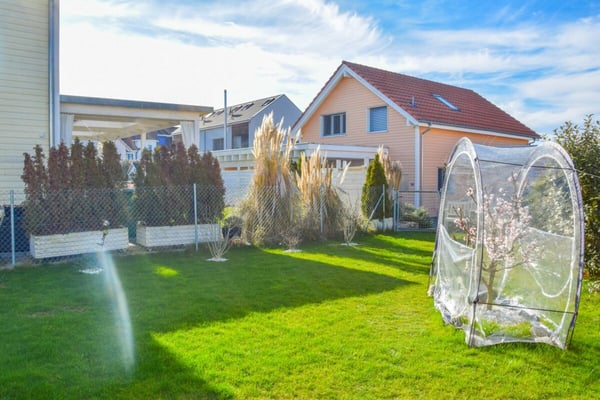 1.5-Zimmer-Doppeleinfamilienhaus an idyllischer Lage in Zuben 16