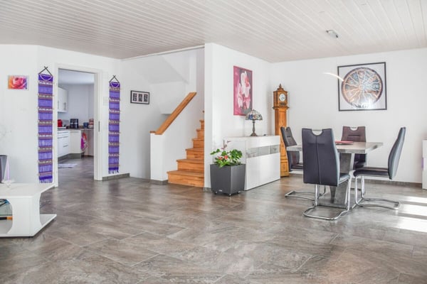 1.5-Zimmer-Doppeleinfamilienhaus an idyllischer Lage in Zuben 3