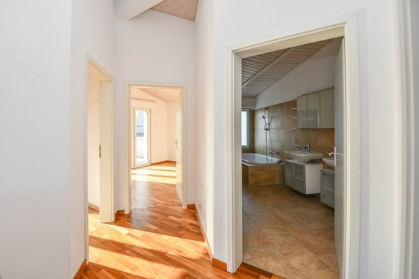 1.5-Zimmer-Doppeleinfamilienhaus an idyllischer Lage in Zuben 11