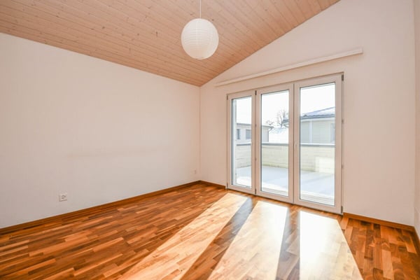 1.5-Zimmer-Doppeleinfamilienhaus an idyllischer Lage in Zuben 8