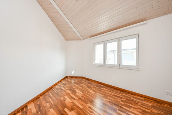 1.5-Zimmer-Doppeleinfamilienhaus an idyllischer Lage in Zuben 9