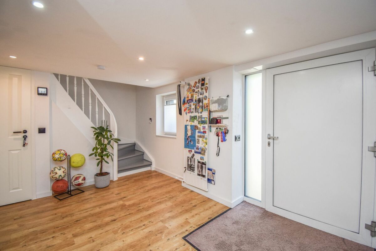 8.5-Zimmer-Einfamilienhaus mit modernem Ausbau und nachhaltiger Technik