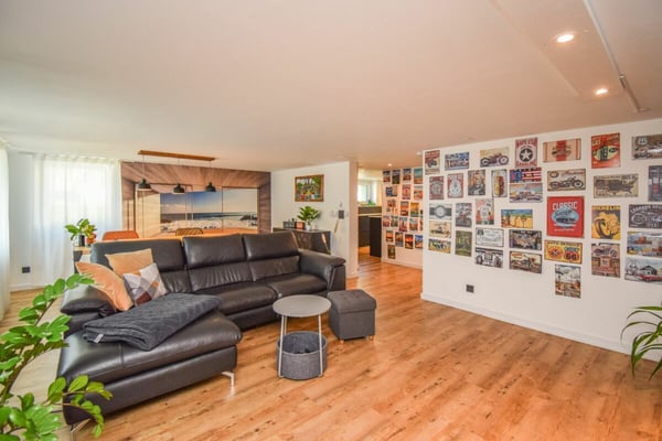 8.5-Zimmer-Einfamilienhaus mit modernem Ausbau und nachhaltiger Technik 5