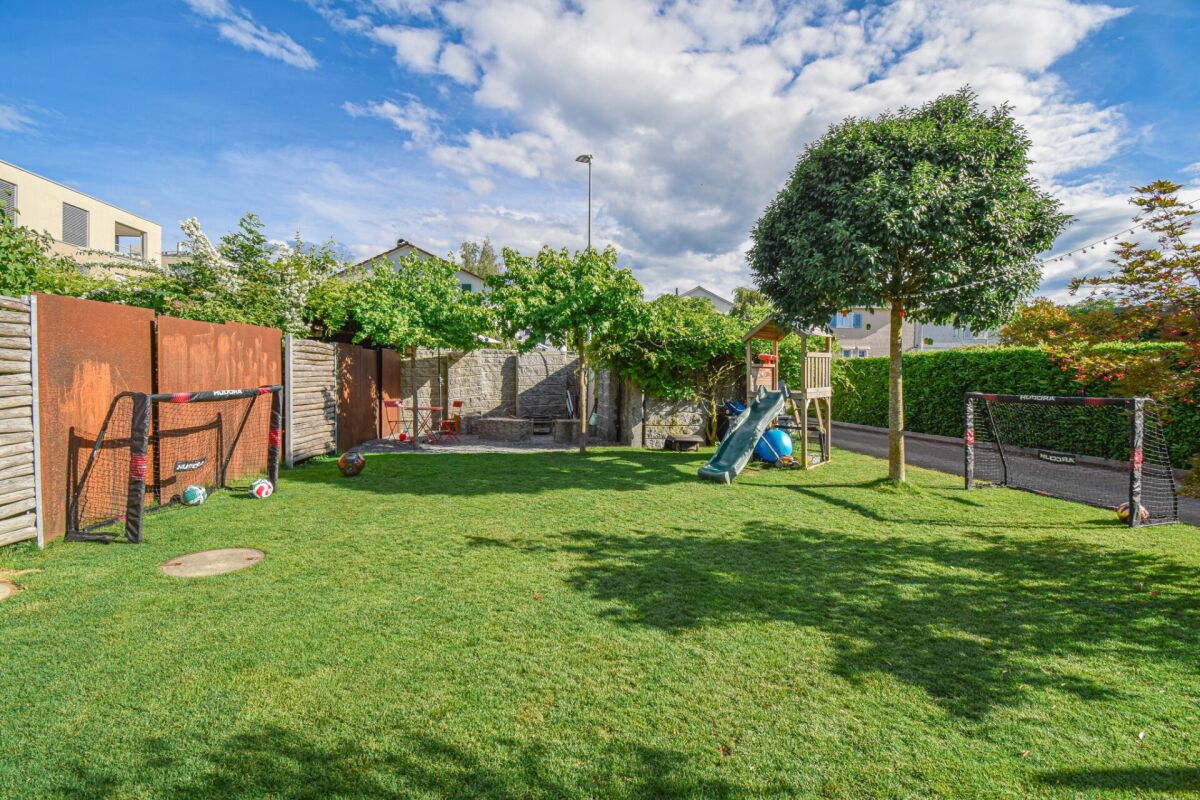 Modernes 5.5-Zimmer-Doppeleinfamilienhaus an familienfreundlicher Lage in Amriswil