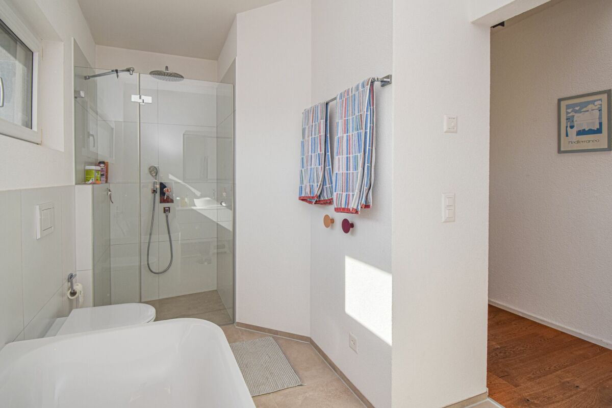 Modernes 5.5-Zimmer-Doppeleinfamilienhaus an familienfreundlicher Lage in Amriswil