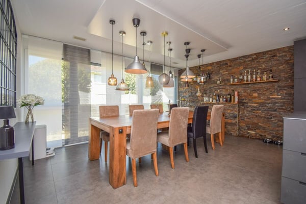 5.5-Zimmer-Einfamilienhaus mit Pool und herrlichem Garten in riedt bei Erlen 6