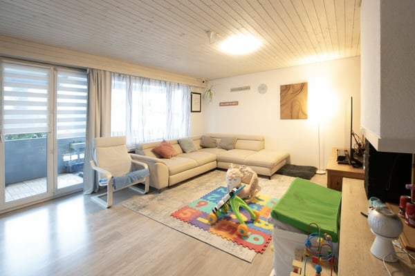 Grosszügige 5.5-Zimmer-Wohnung an familienfreundlicher Lage in Erlen 4