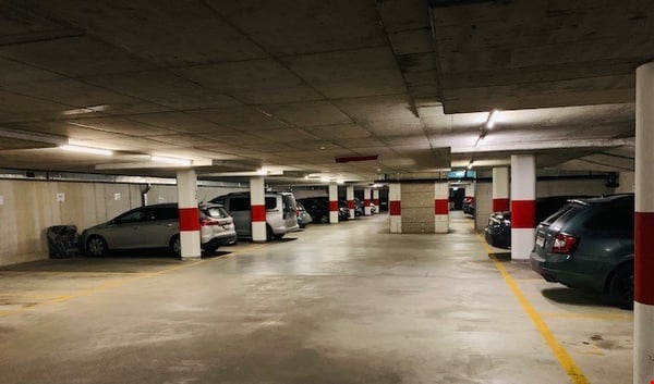 Tiefgaragenparkplätze 7