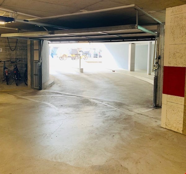 Tiefgaragenparkplätze 8