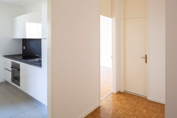 Suchst du eine schöne 2.5-Zimmer-Wohnung in Giubiasco, umgeben von Grün? 10