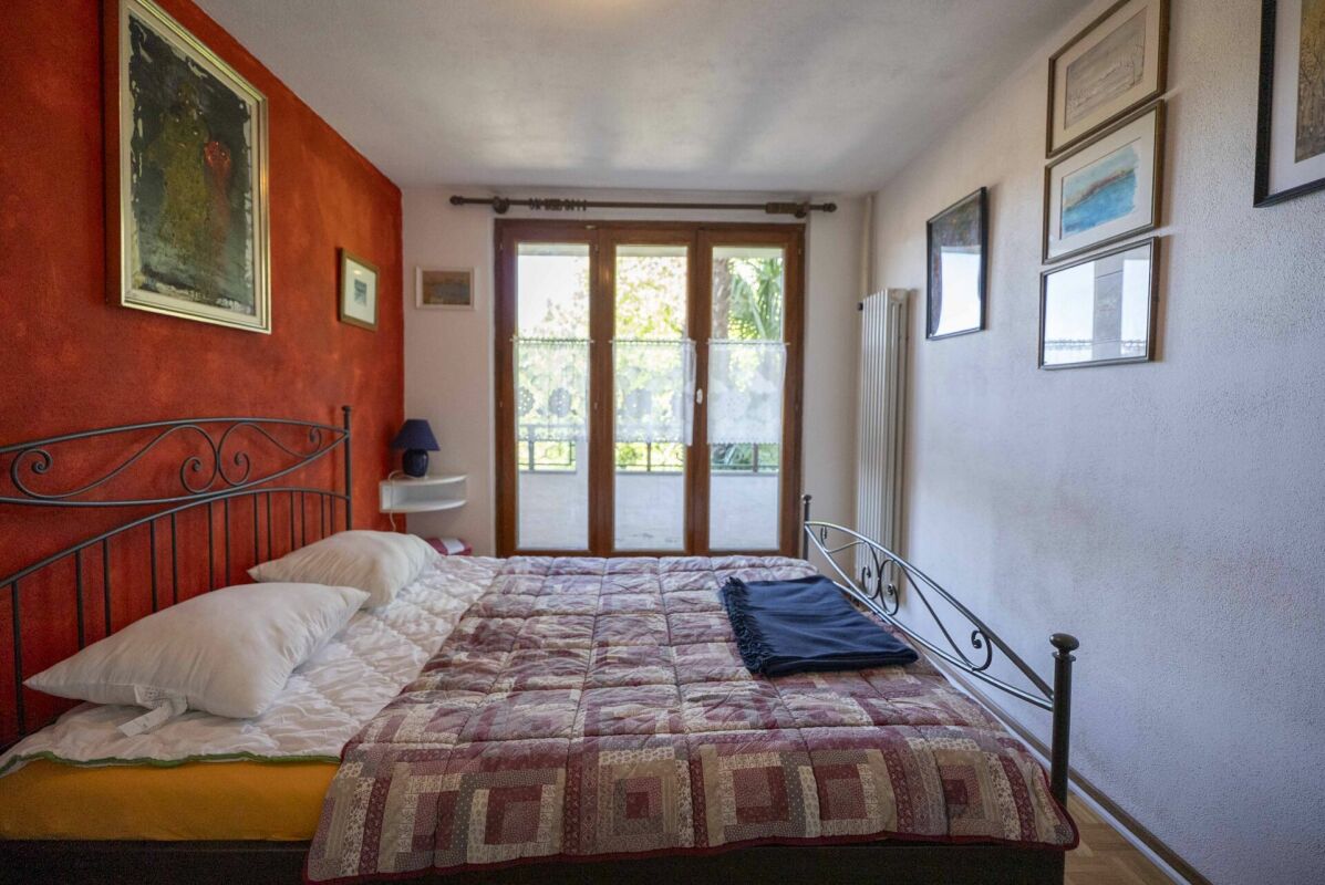 Vendiamo confortevole casa in stile rustico a Mugena