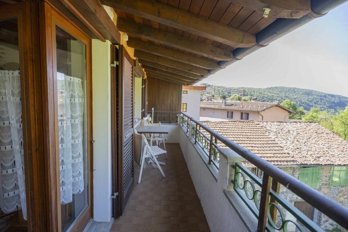 Vendiamo confortevole casa in stile rustico a Mugena