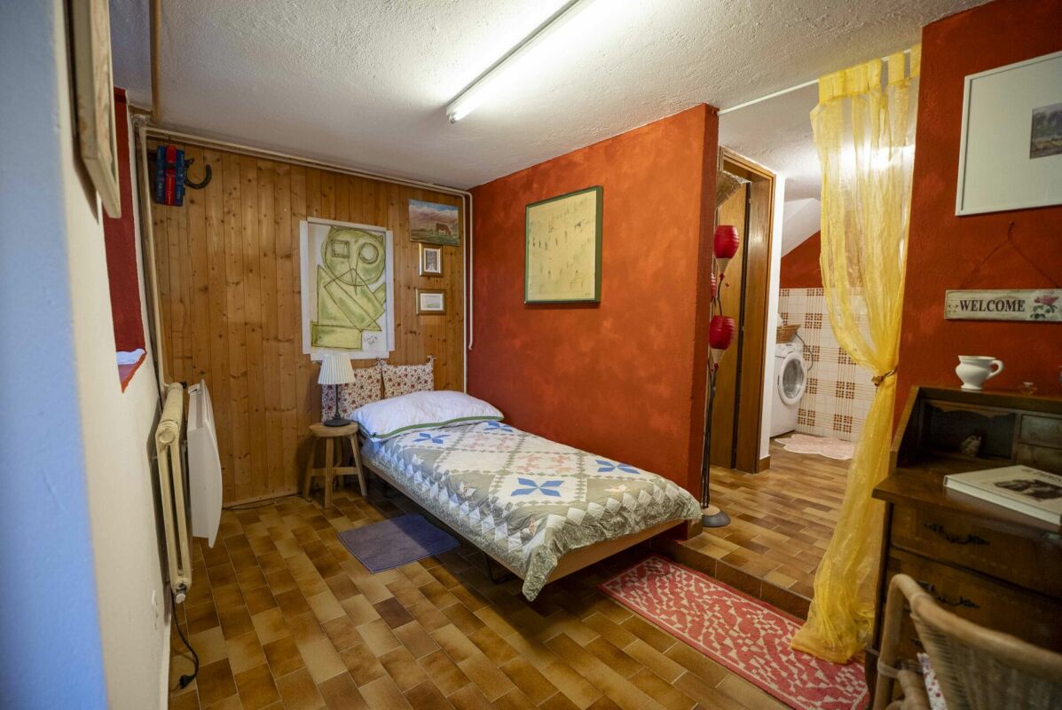 Vendiamo confortevole casa in stile rustico a Mugena