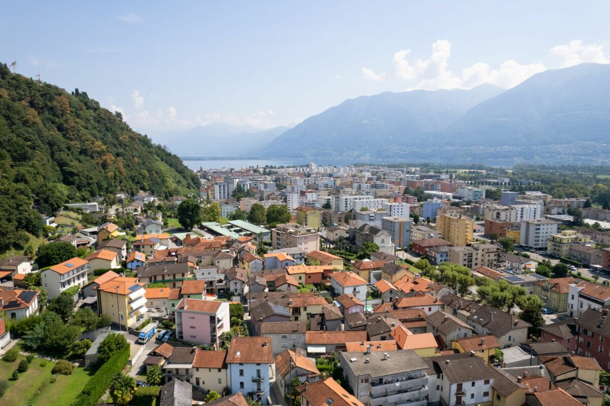Wir vermieten ein rustikales 6-Zimmer-Haus in Locarno/Solduno