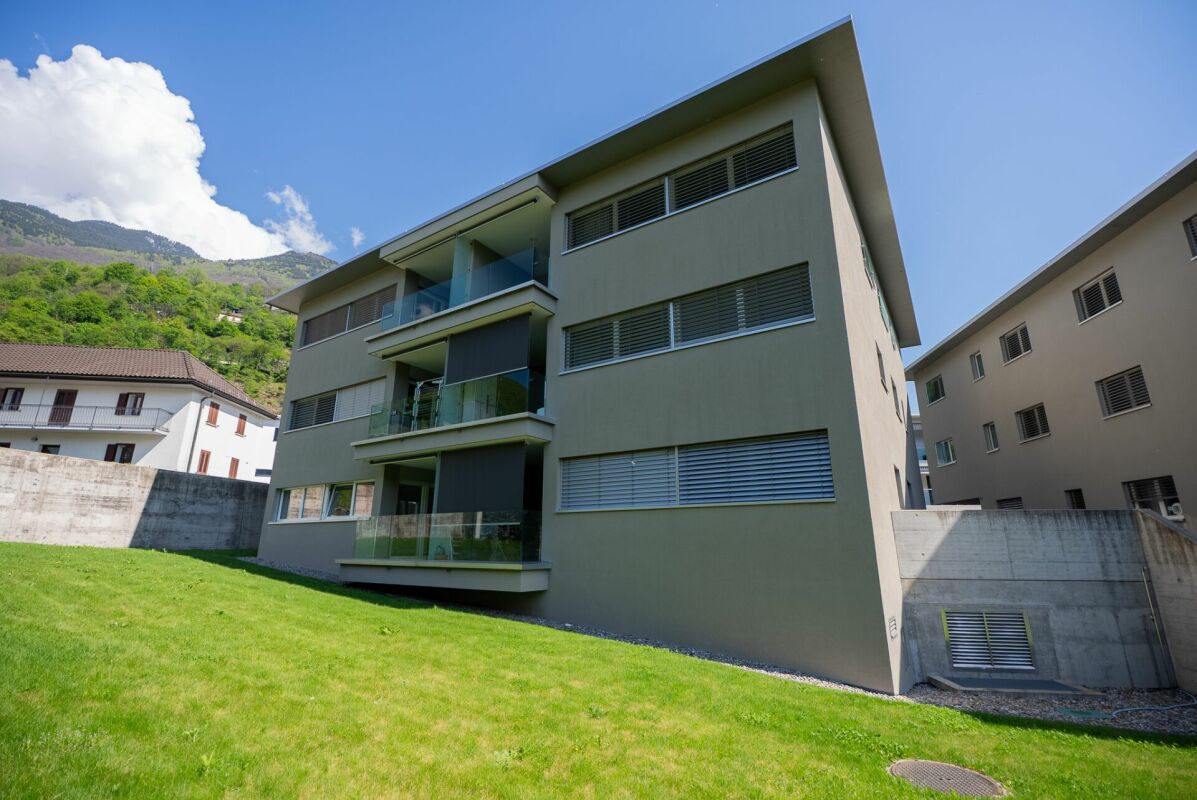 Vendiamo a Monte Carasso bel 4.5 locali attorniato dalla murata