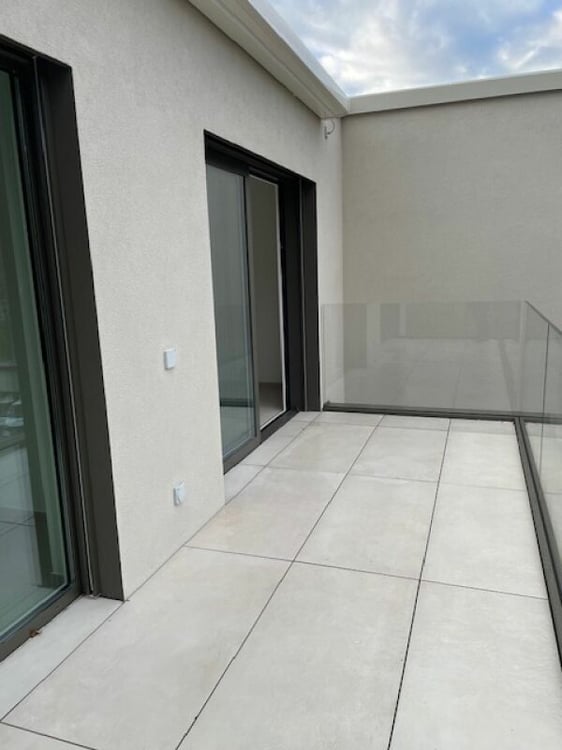 Affittiamo splendido 1.5 locali con giardino 12