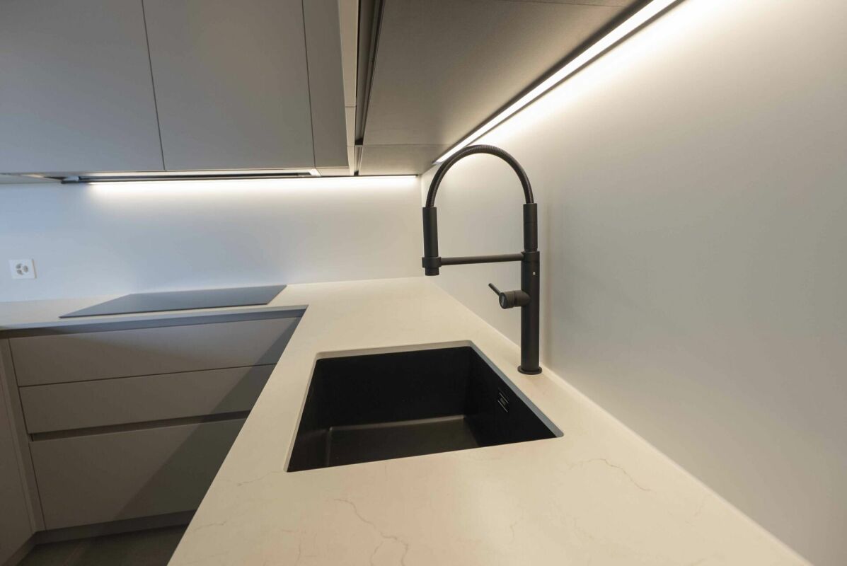 VENDIAMO MODERNISSIME VILLE DESIGN A CADRO