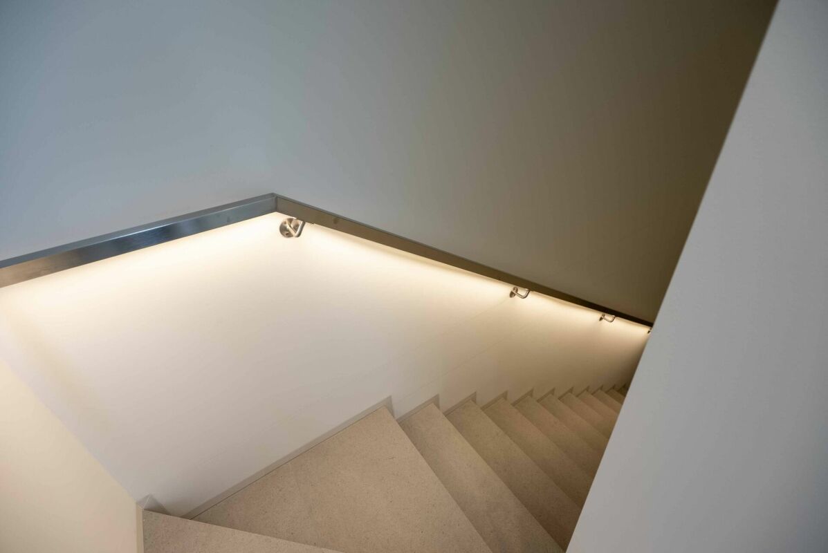 Wir verkaufen hochmoderne Design-Villen in Cadro