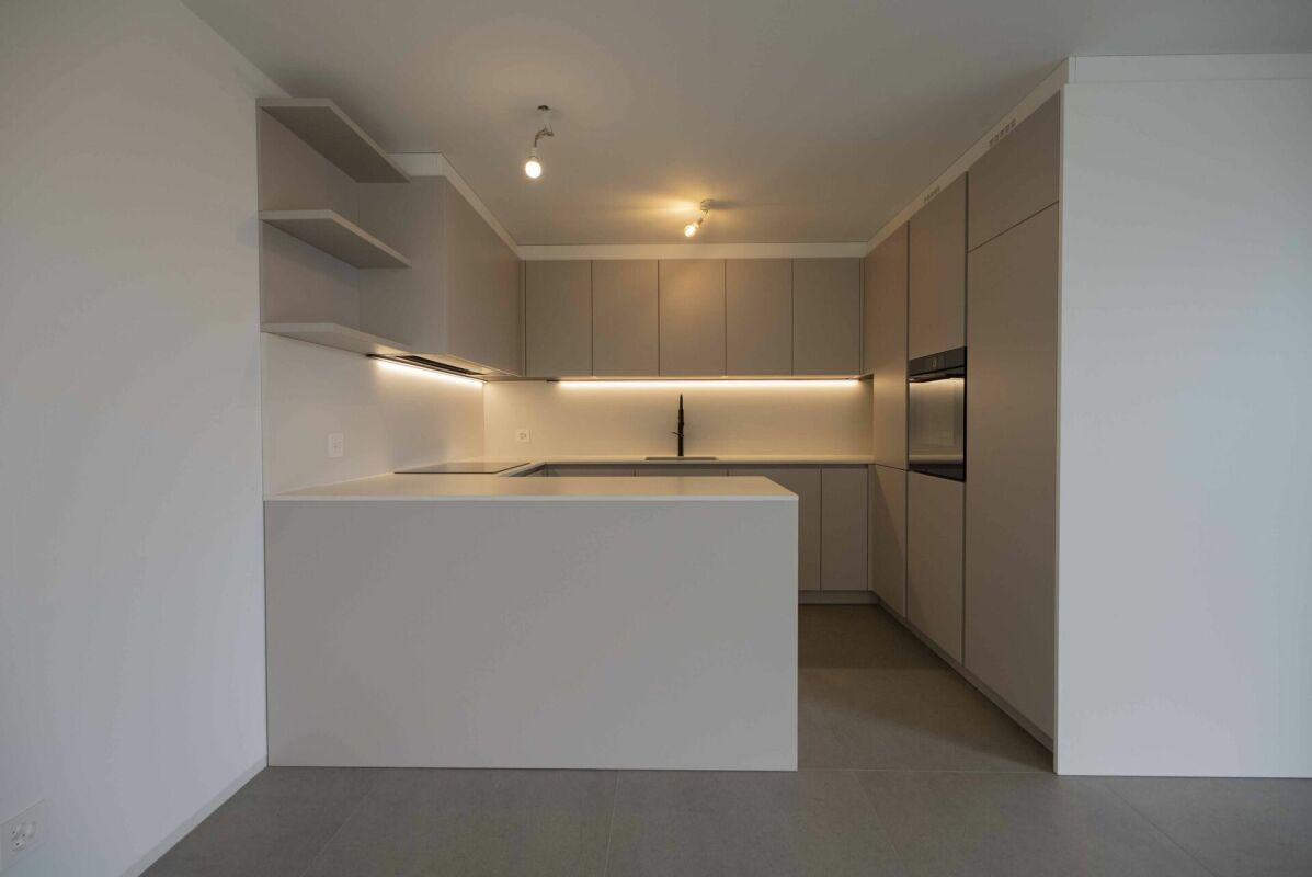 Wir verkaufen hochmoderne Design-Villen in Cadro