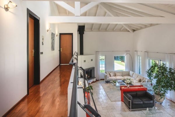 Villa con piscina a Cadro 10