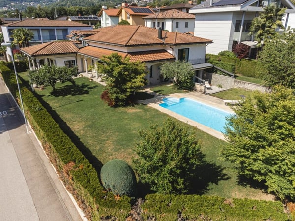 Villa con piscina a Cadro