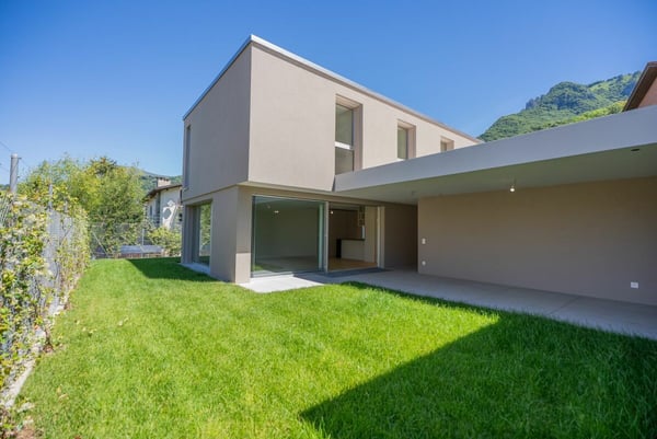 Vendiamo splendide ville design a Cadro