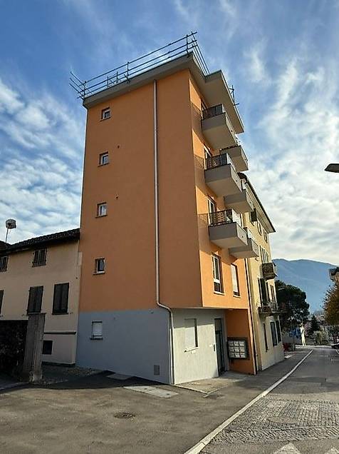 Affittiamo monolocali arredati appena rinnovati a Muralto 2