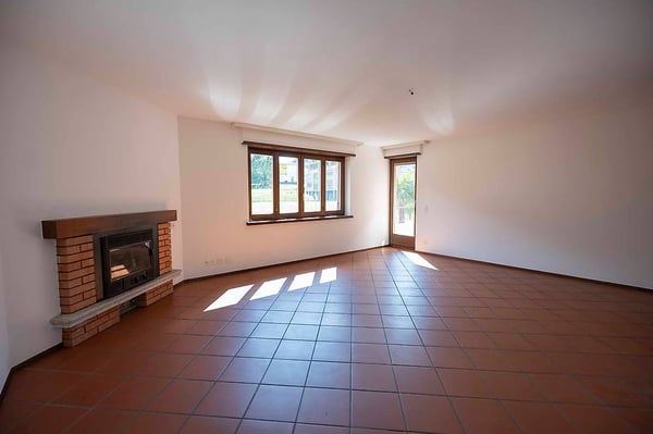 Vendiamo residenza a reddito di tre grandi appartamenti 4